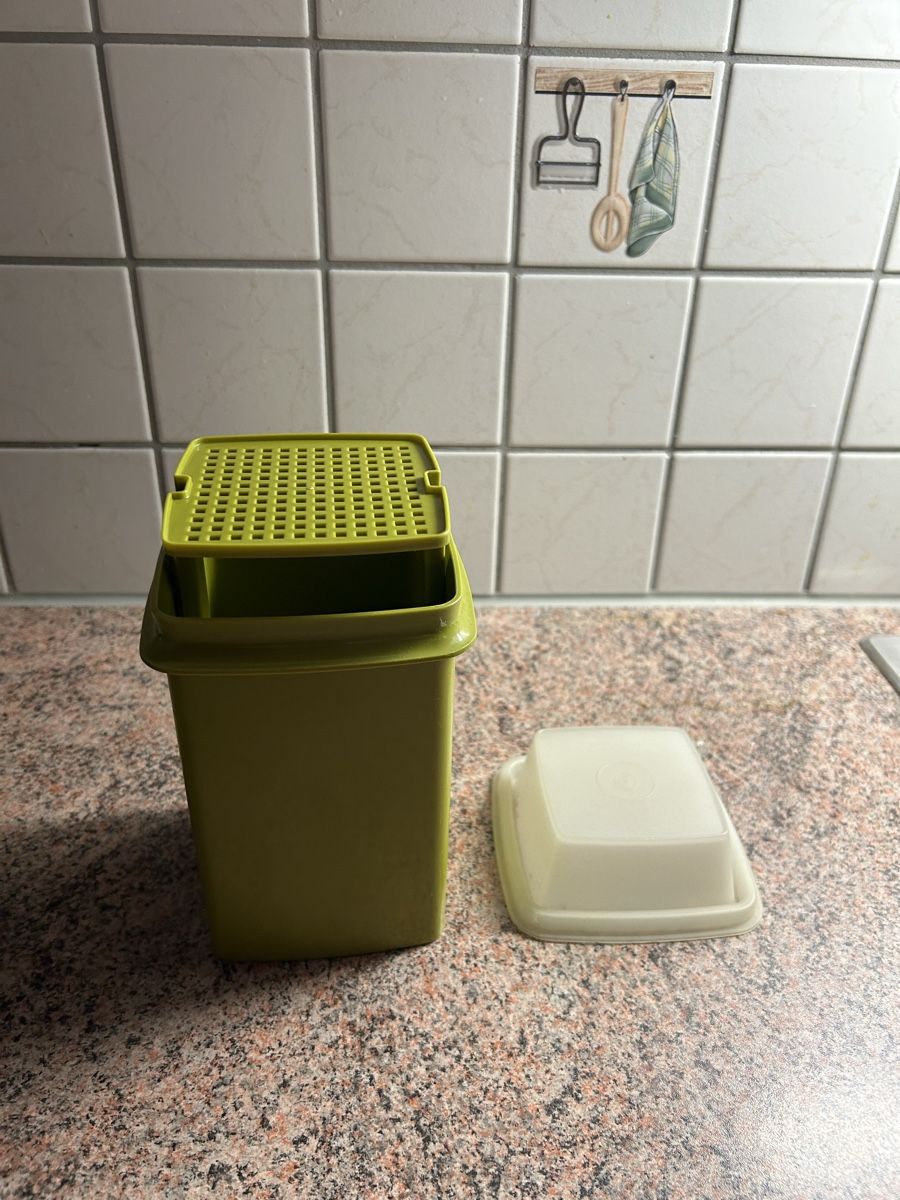 Tupperware Contenitori & Simili: Ascenseur cornichon Tupperware – Usato da Montsevelier venduto da Batson 1