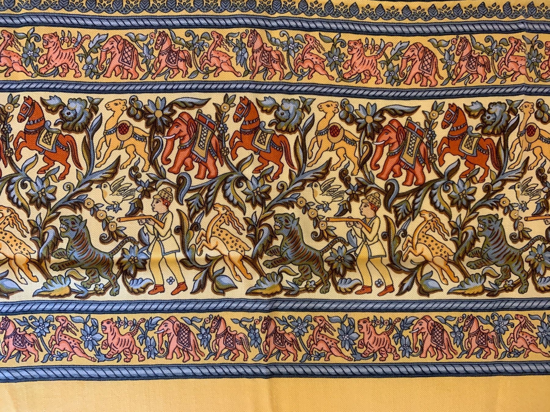 Hermès Foulards, Tücher & Schals: HERMÈS 140, Kaschmir Schal Vintage – Gebraucht aus Bützberg von Alexaborn 4