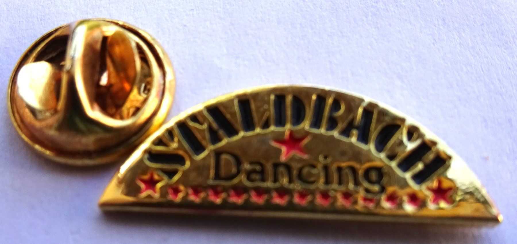 Placchette & Badge: Pin  STALDBACH  Dancing Halbrund – Usato da Utzenstorf venduto da BUtter81