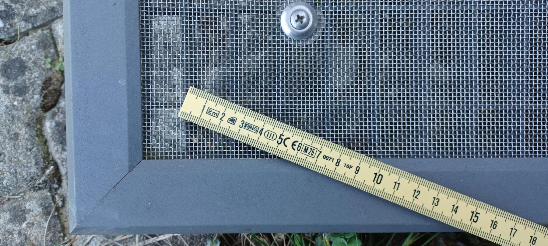Griglie e Inferriate: Abdeckgitter für Lichtschacht – Usato da Müllheim Dorf venduto da Agami123 2