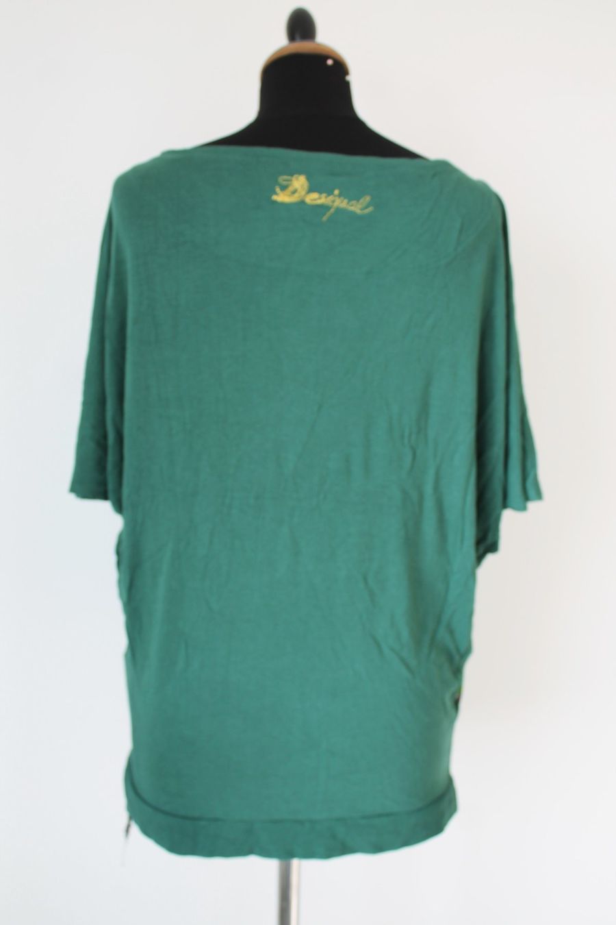 Desigual T-Shirts: T-Shirt DESIGUAL taille M – Gebraucht aus Chez-le-Bart von jasse 1