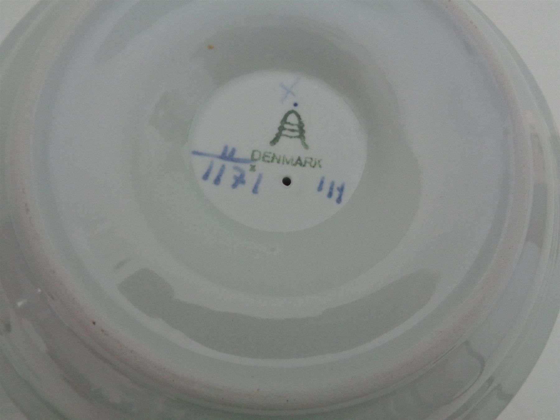 Royal Copenhagen Schalen: Keramik Sauciere Copenhagen Aluminia – Gebraucht aus Chur von omonia 5