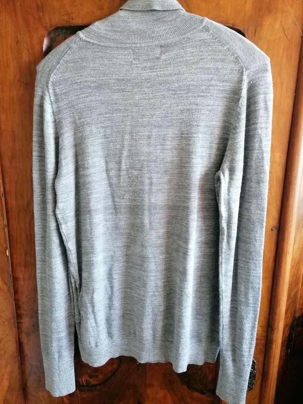 Pullover & Sweatshirts: Rollkragen Pullover Viscose – Gebraucht aus Sempach von .1SecondBrands. 1