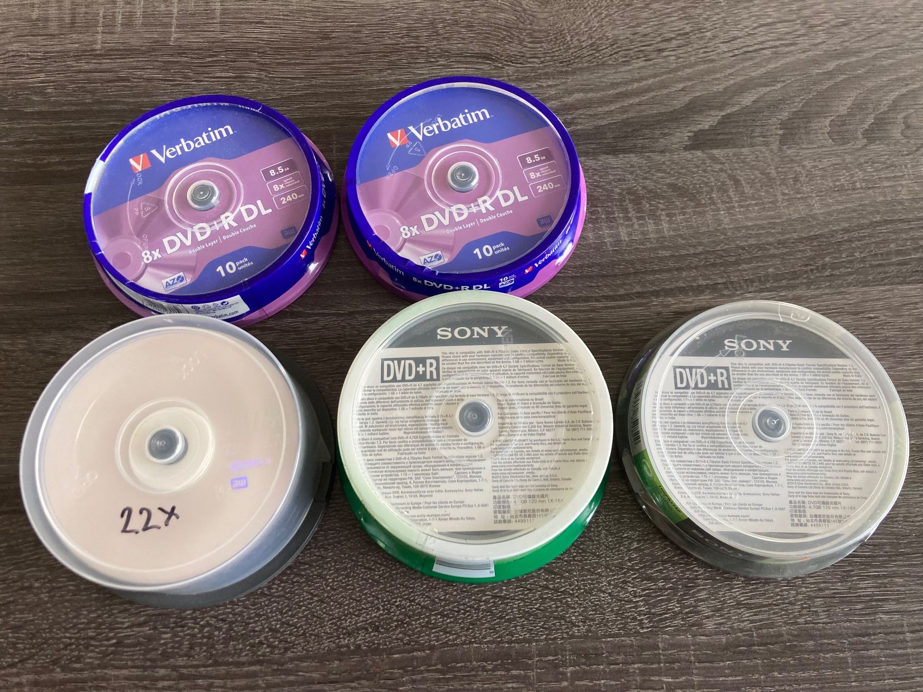 Tutti i DVDs: DVD+R Rohlinge (neu) 77 Stück – Nuovo e nell'imballaggio originale da Anglikon venduto da papa701