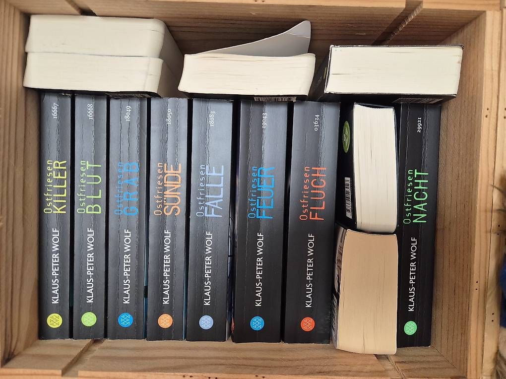 Bücher: Ostfriesenkrimis – Gebraucht aus Wallenwil von Britishbulldog