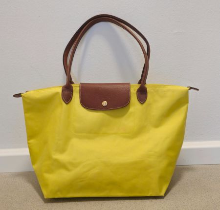 Longchamp L