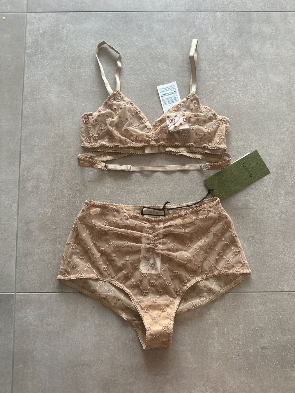 Gucci Altra biancheria intima: New lingerie set Gucci – Nuovo (secondo la descrizione) da Lugano venduto da juledo