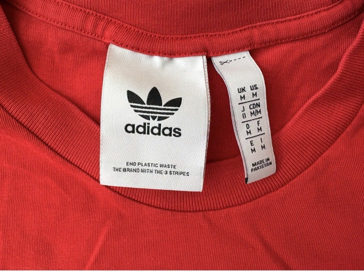 Adidas T-shirt: T-Shirt Adidas – Nuovo (secondo la descrizione) da Gockhausen venduto da hanadalageorgos 1