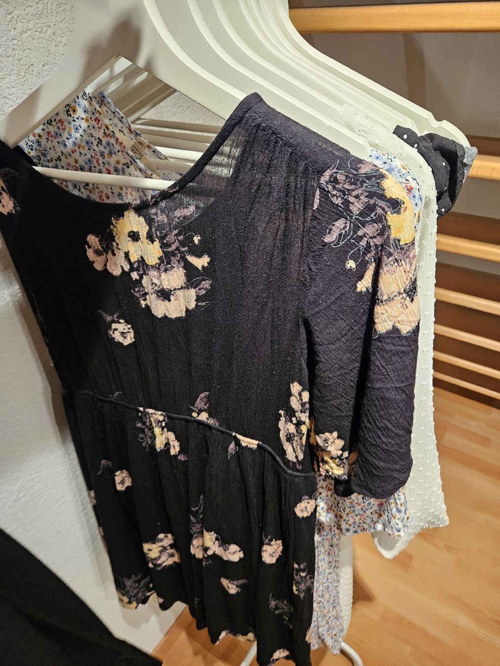 Lotti di vestiti: Kleiderpaket Damen – Usato da Seon venduto da Julia87 3