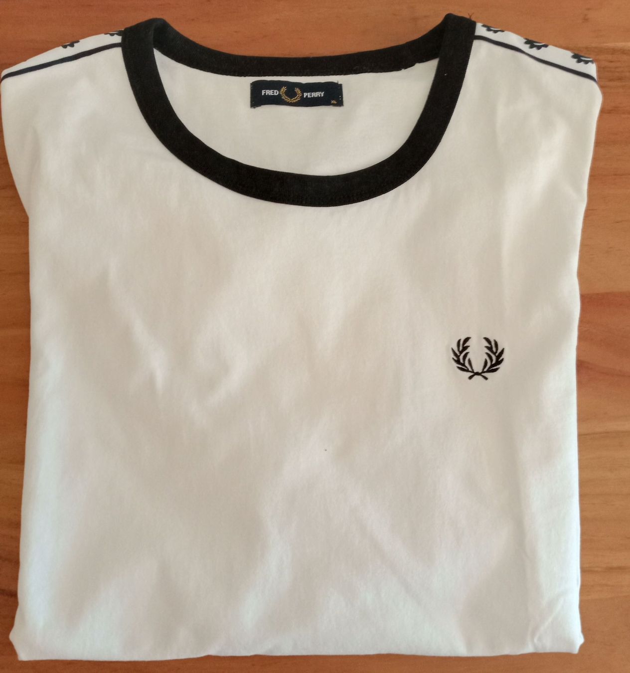 Fred Perry T-shirt: Fred Perry T-Shirt XL – Nuovo (secondo la descrizione) da Uster venduto da Gremio