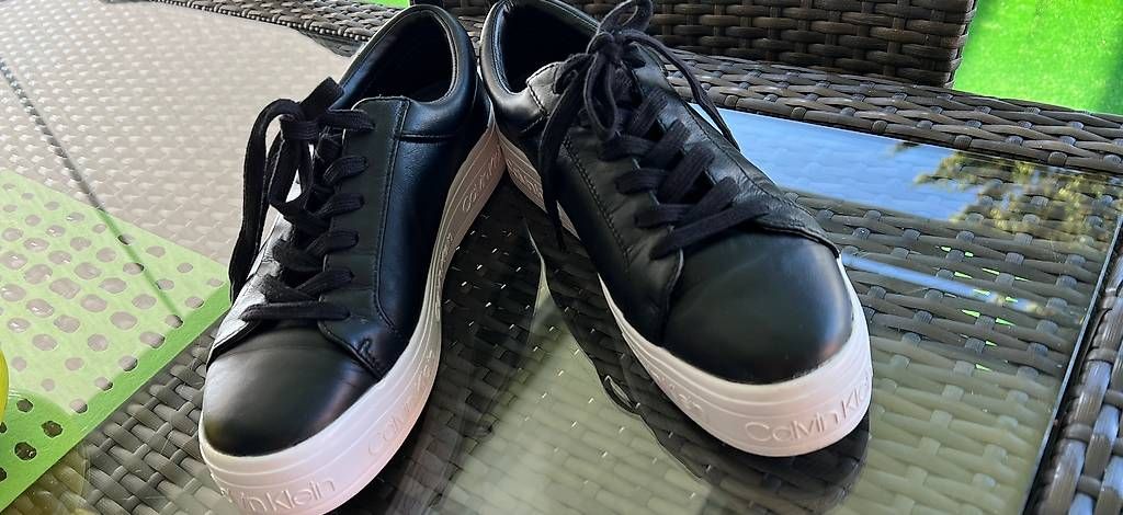 Calvin Klein Chaussures femmes: Calvin Klein Sneaker – D'occasion à Altstätten SG par loni08