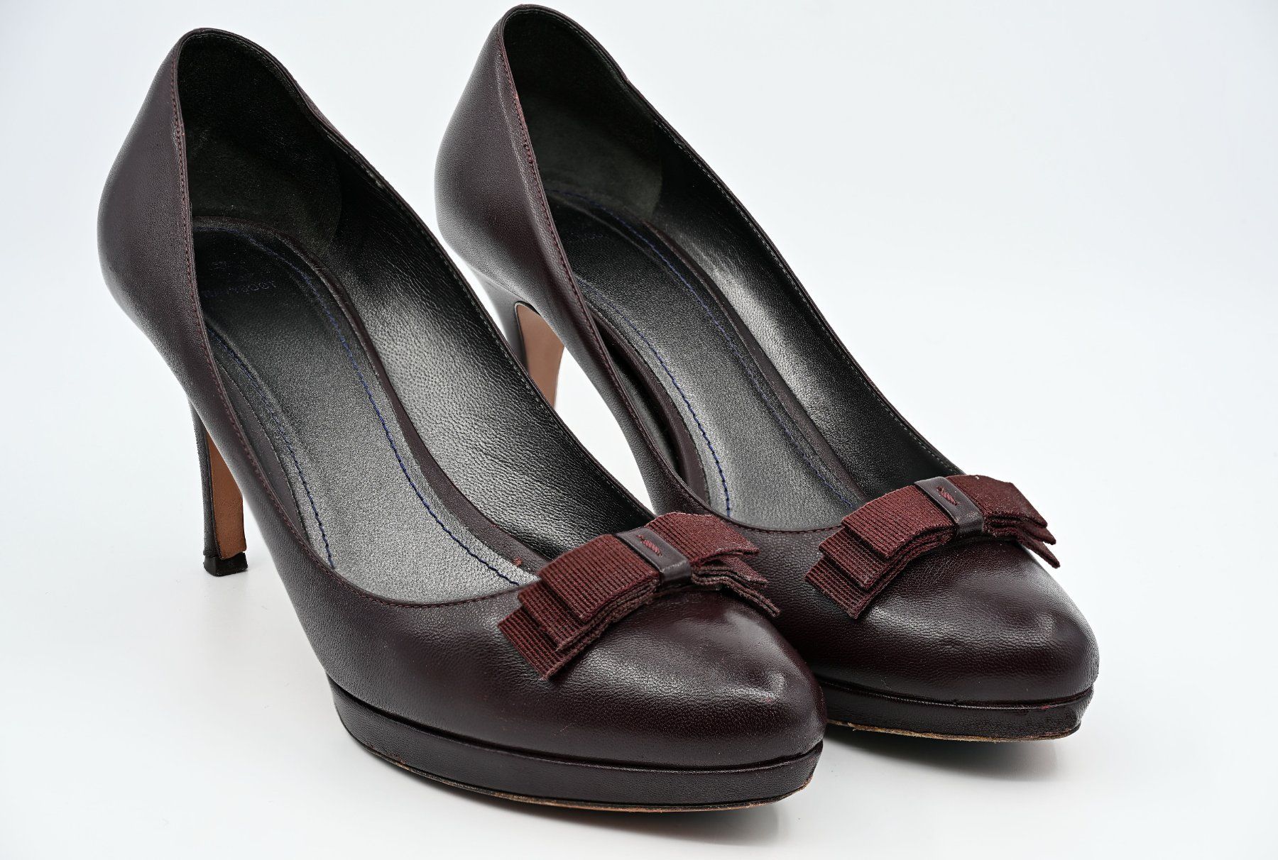 Navyboot Scarpe da donna: Navyboot Pumps mit Schleife, Gr. 38 – Usato da Dürnten venduto da pema28