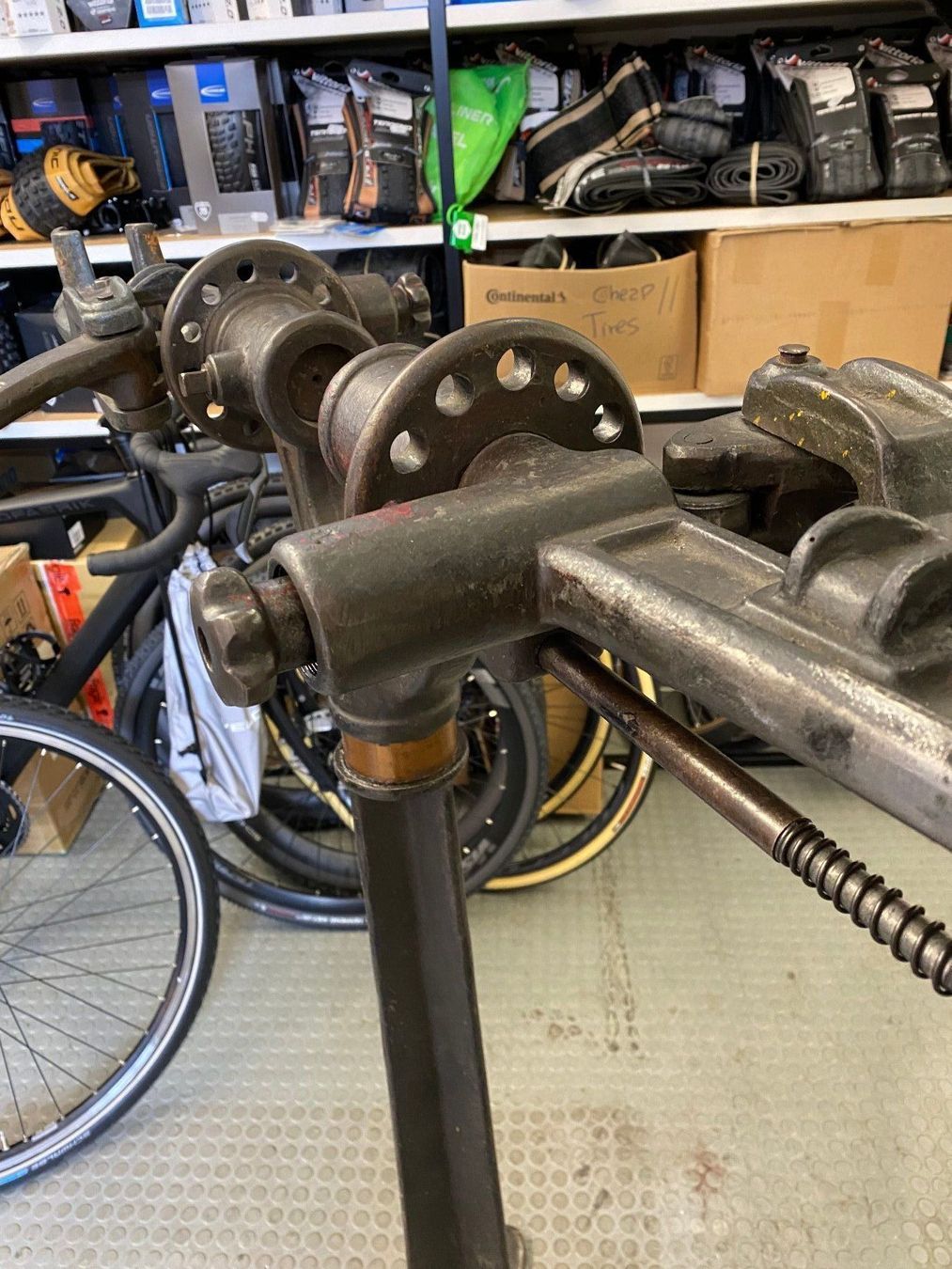 Cavalletti per biciclette: Velomontageständer – Usato da Zürich venduto da Velofabrik01 5