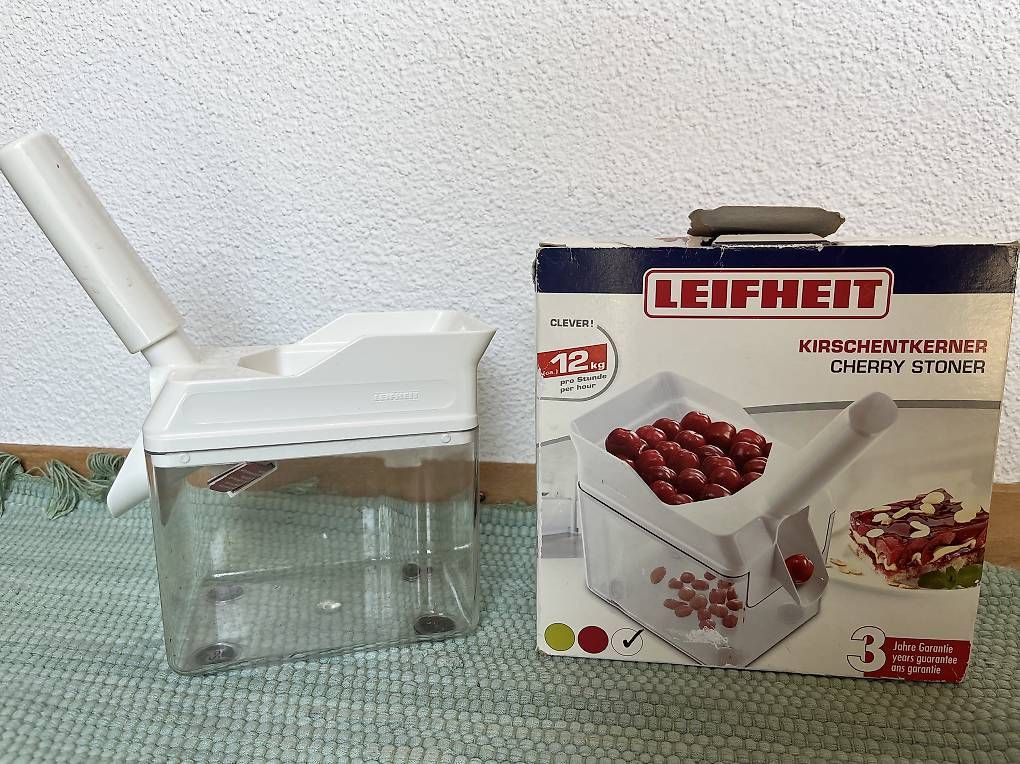 Elettrodomestici da cucina: Leifheit Kirschkern Entferner  – Usato da Trübbach venduto da svengroove