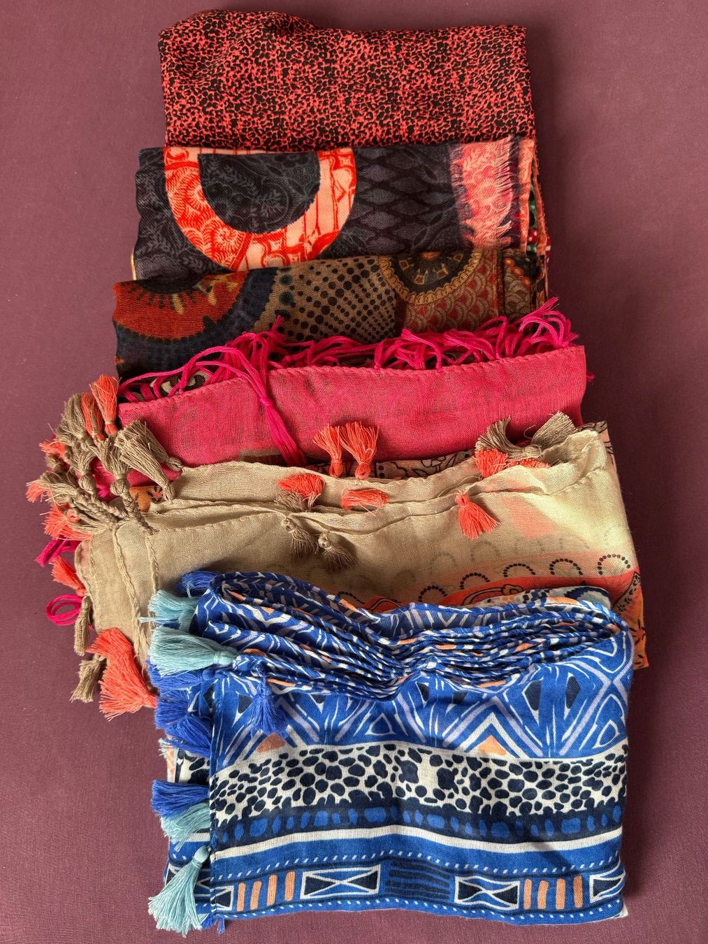 Foulards, Tücher & Schals: Lot de 16 écharpes stylés ! – Gebraucht aus Pampigny von nouveau11 3