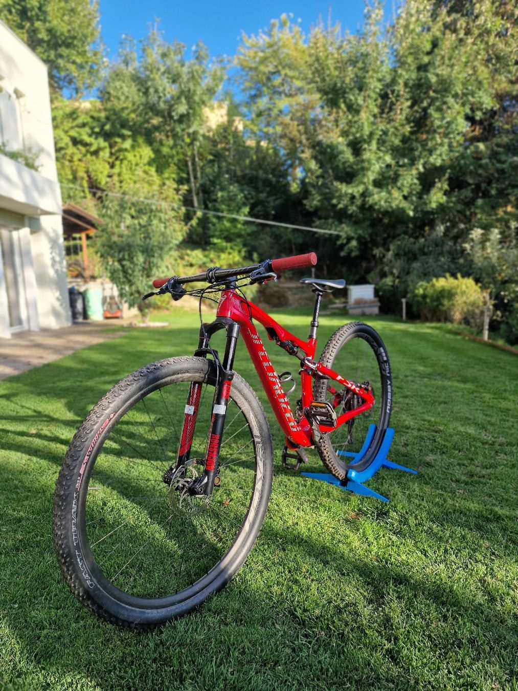 Specialized Biciclette: Extrem leichtes Specialized Epic Expert Carbon 29" Fully – Usato da Hausen am Albis venduto da Hobschel