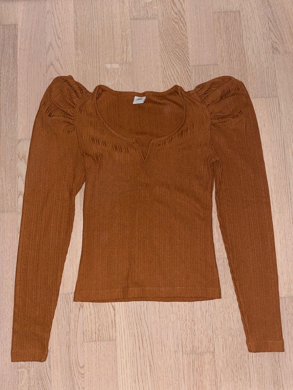 Top: Haut marron - JDY – Nuovo (secondo la descrizione) da La Chaux-de-Fonds venduto da 19_po