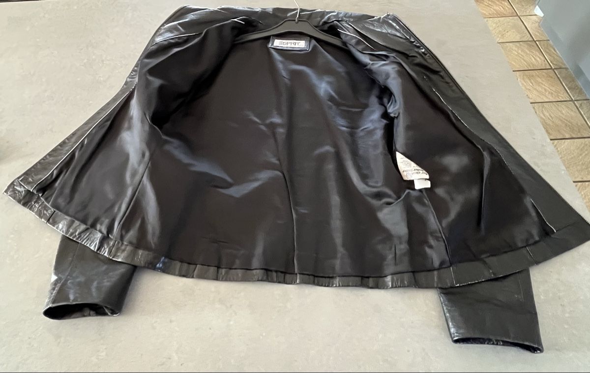 Esprit Giacche: Veste en cuir véritable Esprit, noire, taille L – Usato da Marly venduto da 21ypsilon 3