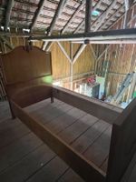 Antikes Holzbett, mit Schnitzerei, Vintage