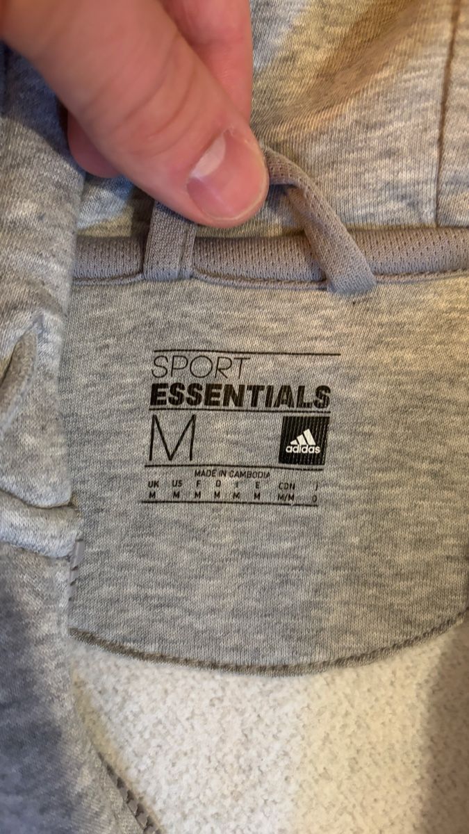 Adidas Pullover & Sweatshirts: Adidas Kapuzenjacke grau Grösse M – Gebraucht aus Zürich von leandrostz 1
