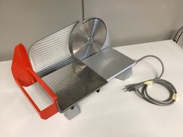Allesschneider aus Metall mit Edelstahlmesser - Wiitergäh