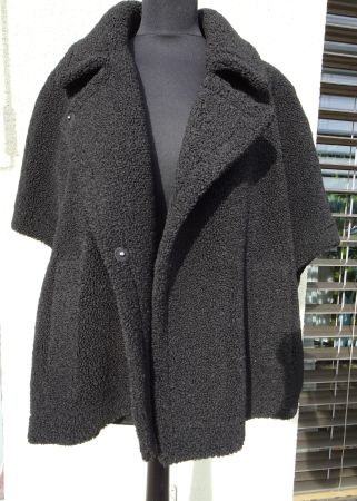 Knit-ted Cape Jacke Teddyfell ca 38 /40 schwarz