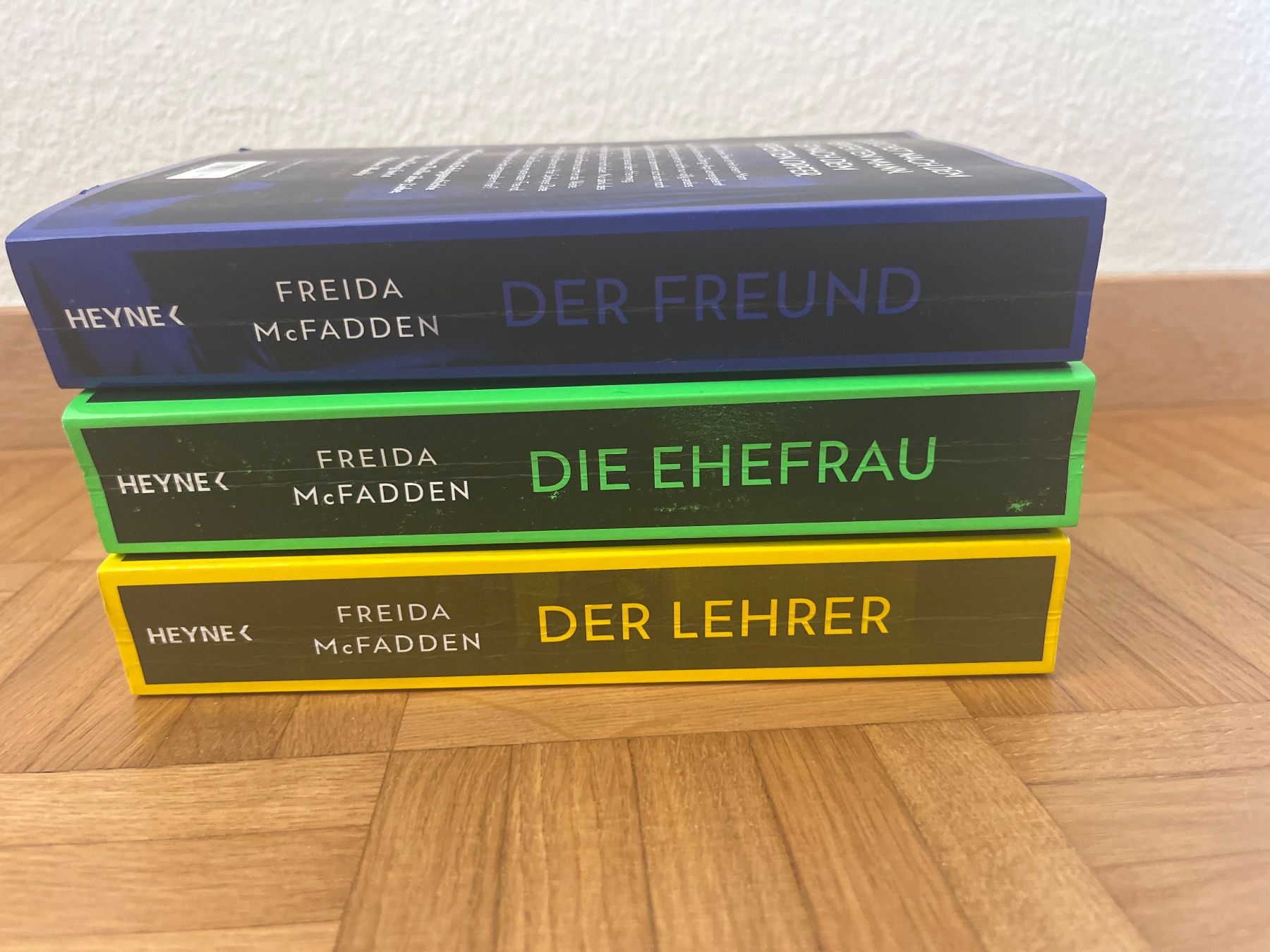 Bücher: Freida McFadden Freund Lehrer Ehefrau – Gebraucht aus Rüschlikon von Lesana82 1