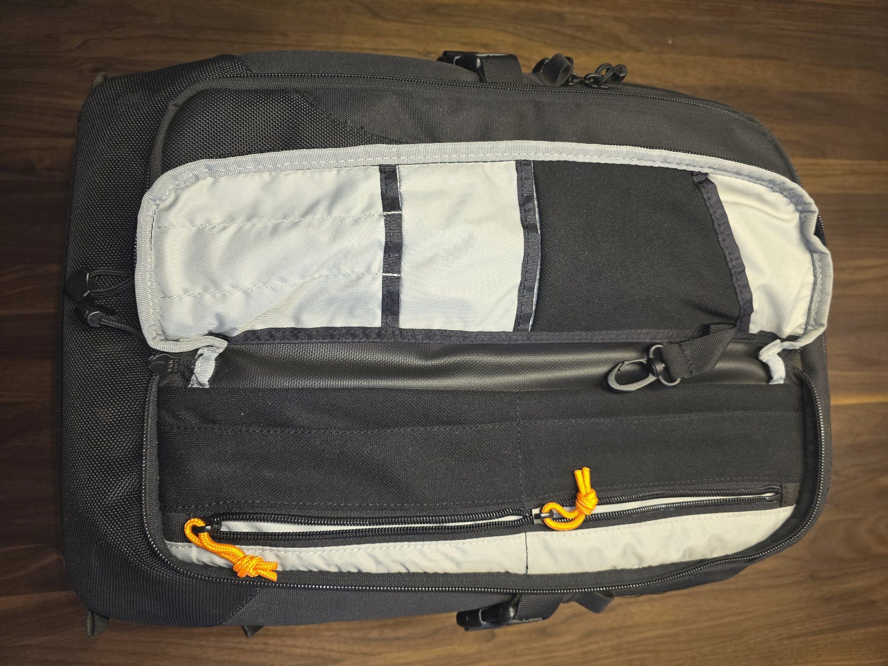 Lowepro Zaini: Fotorucksack Lowepro Vertex 200 AW – Usato da Luzern venduto da Paparazzi 4
