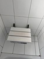 Klappbarer Duschsitz / Wand-Duschsitz – 31.5 × 30.5 cm