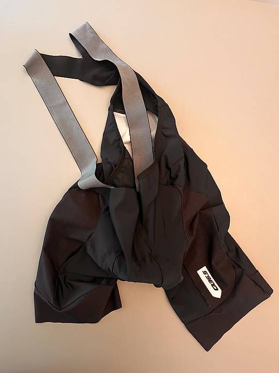Pantaloni: Q36.5 Gregarius Ultra Bib Shorts Size L – Usato da Zürich venduto da benutzername121314