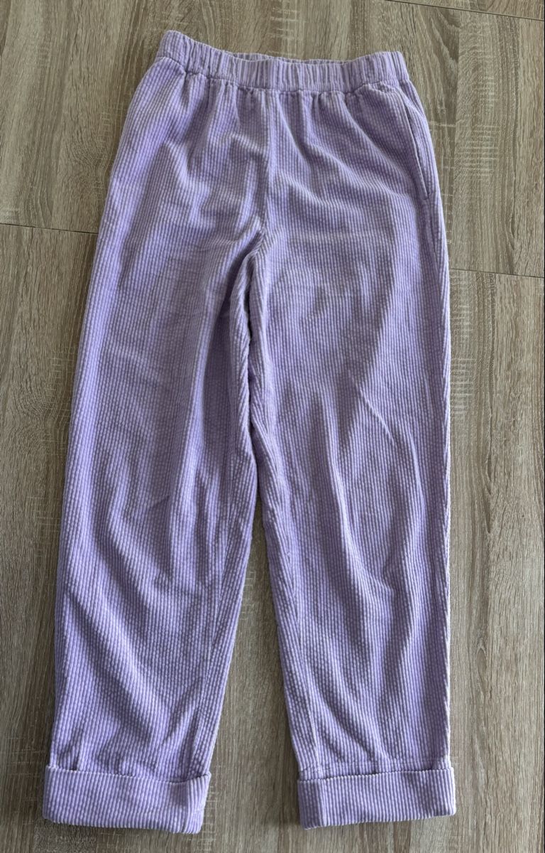 Pantaloni: Hose lila Gr 36 – Usato da Ebikon venduto da Regipe