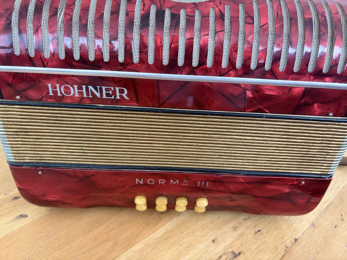 Musikinstrumente: Accordéon Hohner Norma 3 – Gebraucht aus Echallens von JAR69 2