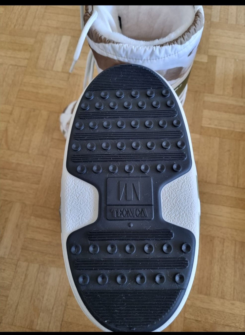 Scarpe da donna: Ganz Neu MOON BOOT – Nuovo (secondo la descrizione) da Zürich venduto da Sabrina27c 4
