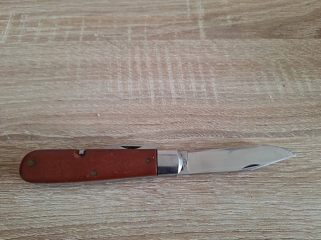 Coltelli tascabile: Ancien Couteau militaire – Usato da La Chaux-de-Fonds venduto da Riquet2300