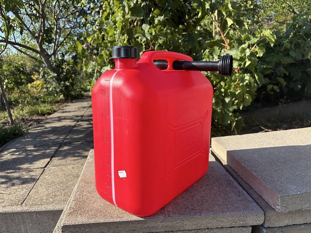 Taniche per benzina: 20 Liter Kanister  – Nuovo e nell'imballaggio originale da Gränichen venduto da Xbertone