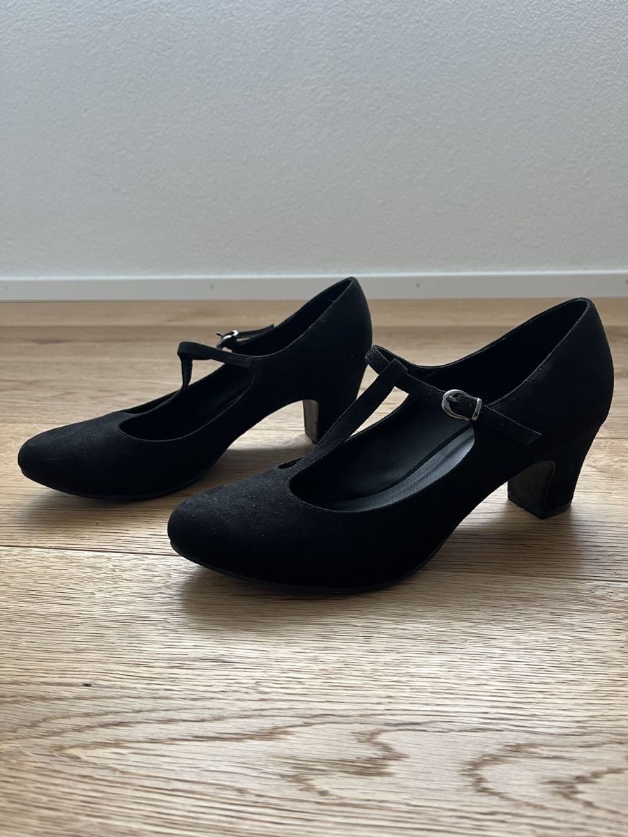 Scarpe da donna: Schwarze Schuhe, grösse 40 – Nuovo (secondo la descrizione) da Sirnach venduto da aru_7cc2 1