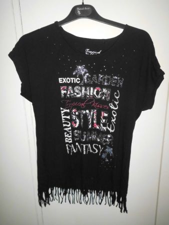 T-shirt noir avec les franges T. S