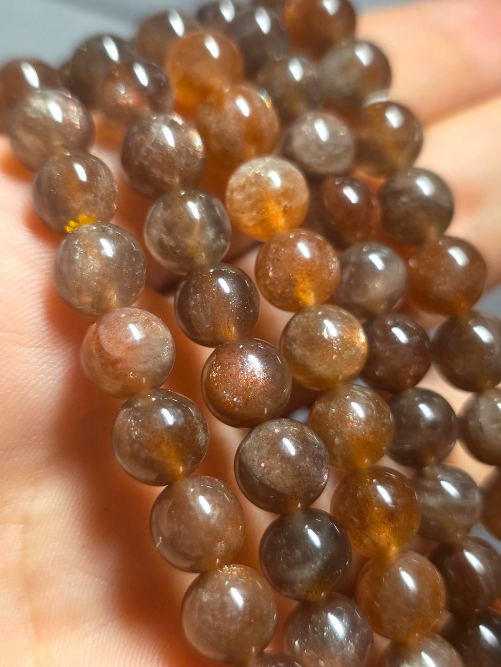 Minerali & Pietre curative: Dunkles Arusha Sonnenstein/Backbone Mondstein Mix Armband – Nuovo e nell'imballaggio originale da Matzingen venduto da Shay_Crystalz 2