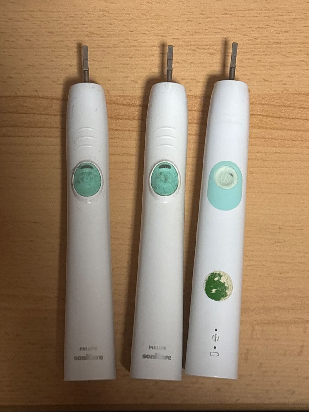 Philips Sonicare Zahnpflege: 3 Philips Sonicare Zahnbürsten – Defekt aus Montlingen von RL03