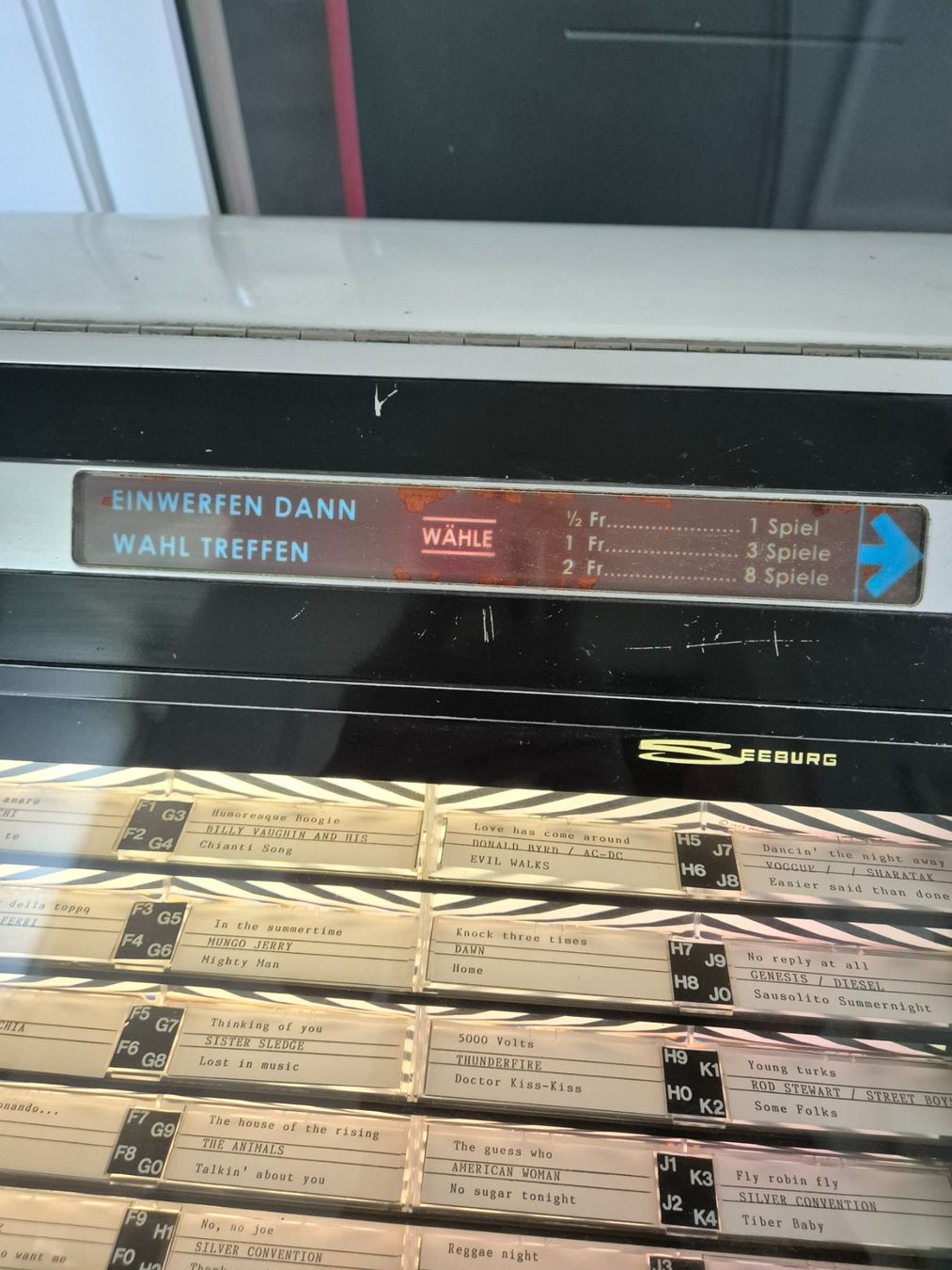 Seeburg Jukebox: Jukebox Musikbox Seeburg "Marauder", ca. 1973, läuft – Usato da Bülach venduto da Uhrenwerkstatt 3
