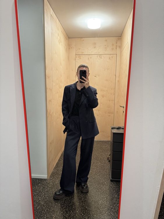 Cos Ensembles & Tailleurs: Cos navy blue suite size 36/38 – D'occasion à Zürich par gva_r9gs