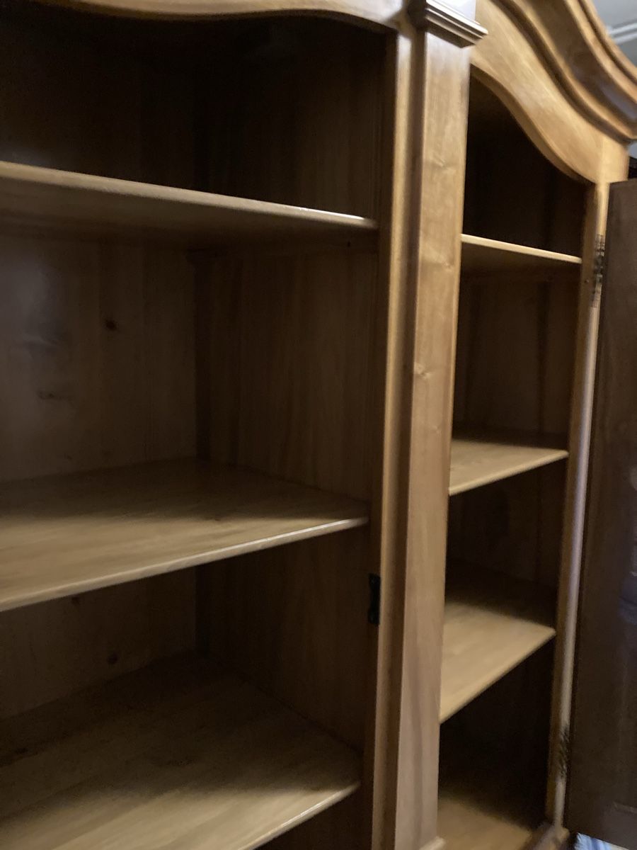 Schränke: Neuwertiger Bodenseebarock Schrank, massiv Nussbaum – Gebraucht aus Langenthal von Foxi281310 7
