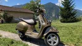 Vespa GTS Super 125, goldbraun