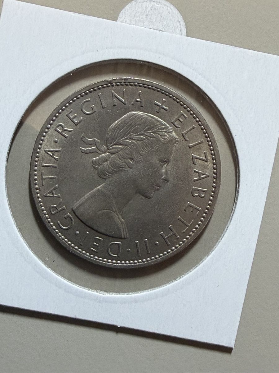 Alle Münzen: GB - 1/2 couronne - 1967 -  – Gebraucht aus Payerne von Mike1682 1