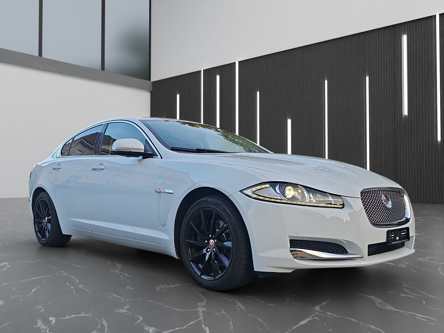 Jaguar Automobili: Jaguar XF 2.2diesel ab mfk – Usato da Basel venduto da Nikeshan 1