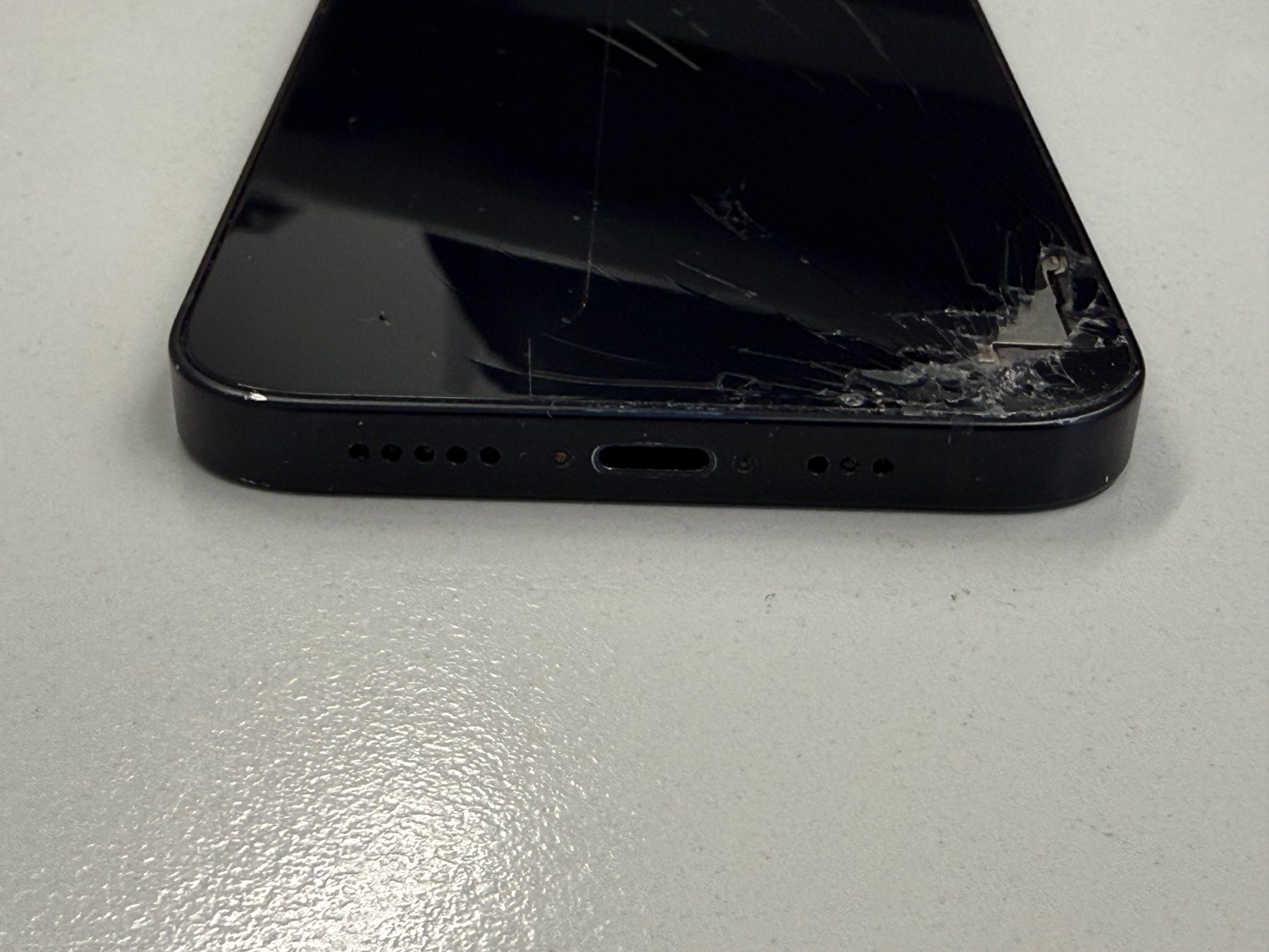 Apple Telefoni cellulari / Smartphones: iPhone 12 128GB – Usato da Zug venduto da ElPhone 3