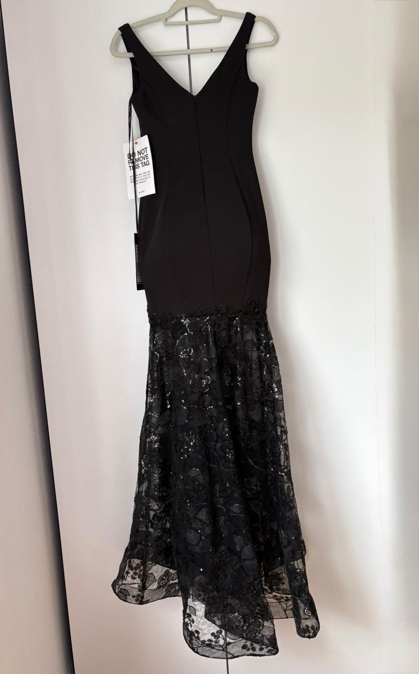 Vestiti: Robe.Taille 34 – Usato da Delémont venduto da Vendeur_3 3