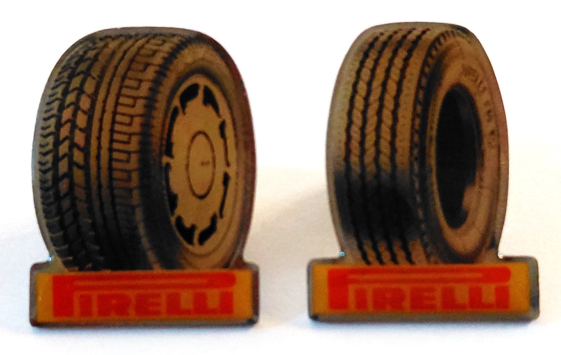 Pirelli Plaquettes & Badges: 2 PIN's Pirelli – D'occasion à Luzern par qualifair