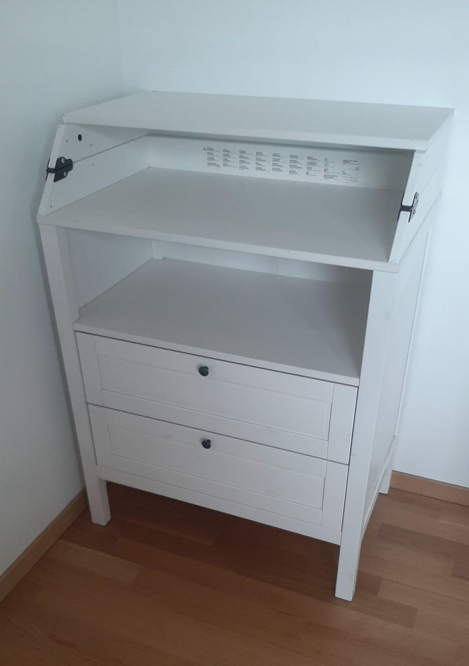 Ikea Wickeltisch & Zubehör: Table à langer Ikea Sundvik – Gebraucht aus Plan-les-Ouates von jul_5ggd 2