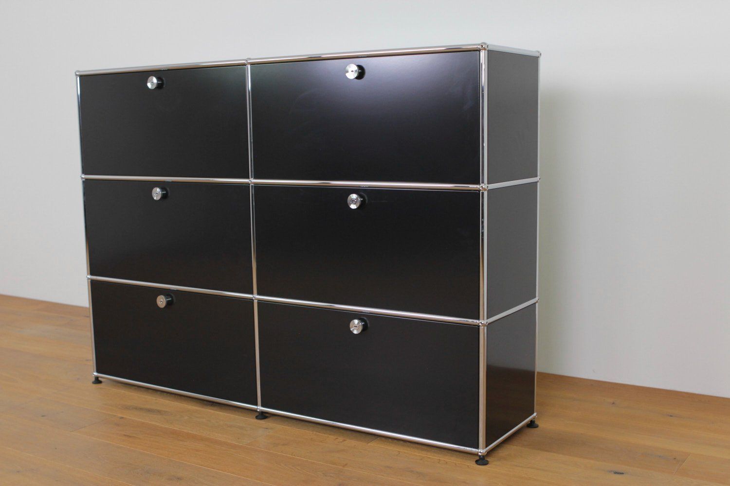 USM Scaffali: USM Haller Highboard Graphitschwarz – Nuovo (secondo la descrizione) da Affoltern am Albis venduto da StudioStandard 1